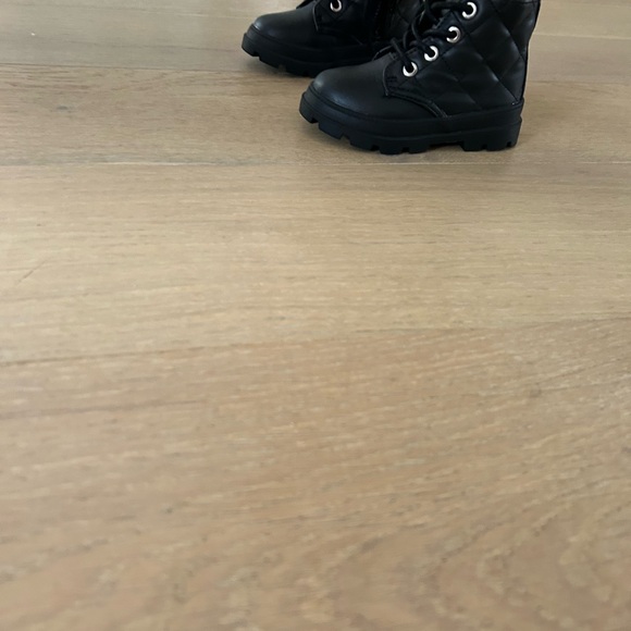 H&M Toddler Girls Size 6 Combat Boots - Picture 8 of 8